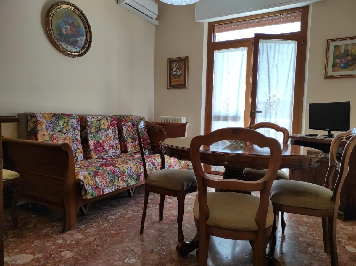 레체 La Colonna Holiday House 아파트 외부 사진